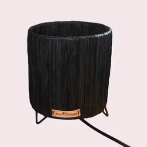 Lampe à poser en raphia
