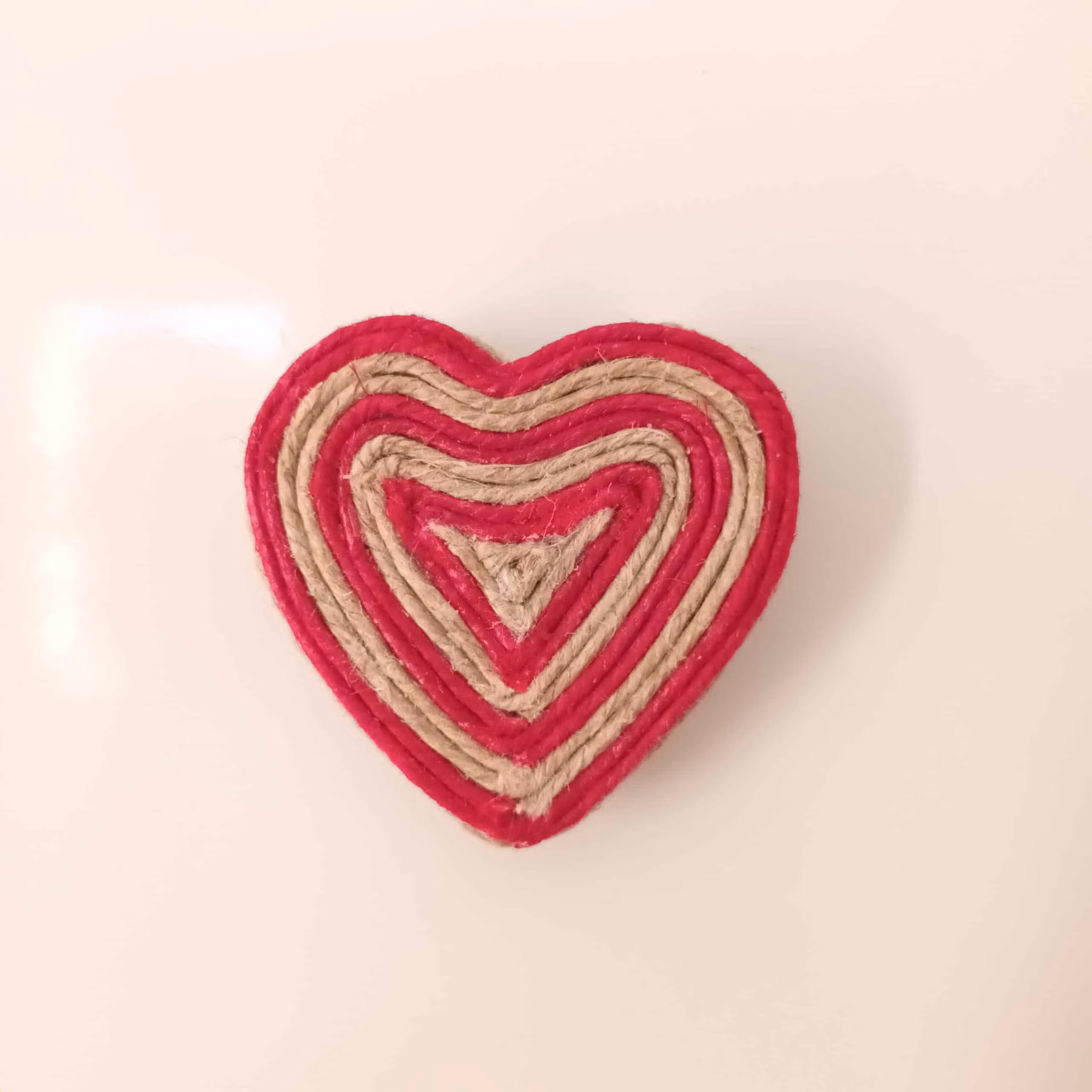 magnet cœur saint-valentin marinière rouge et naturel