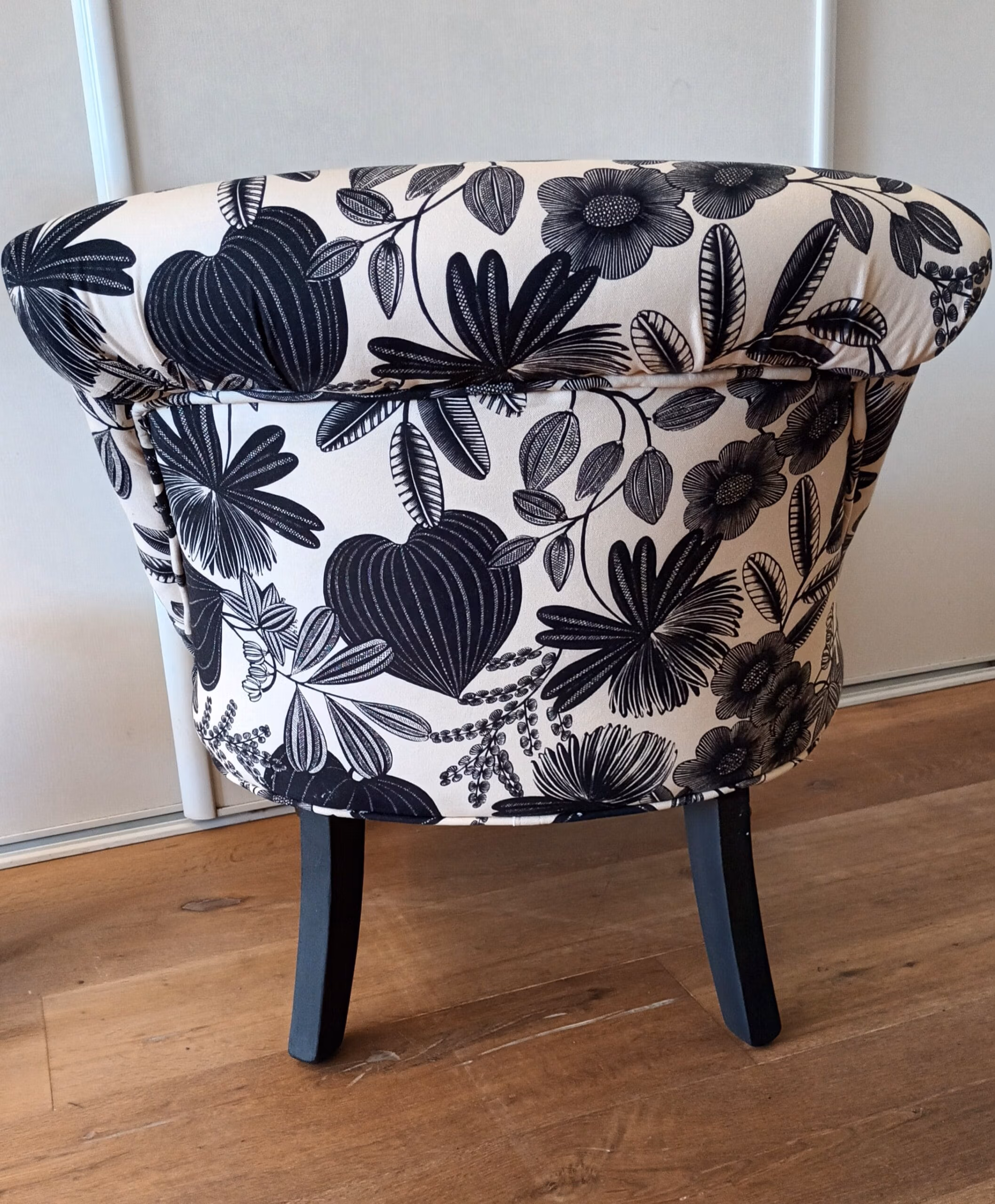 fauteuil crapaud restauré vu de dos