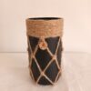 vase bouteille en verre noire et jute