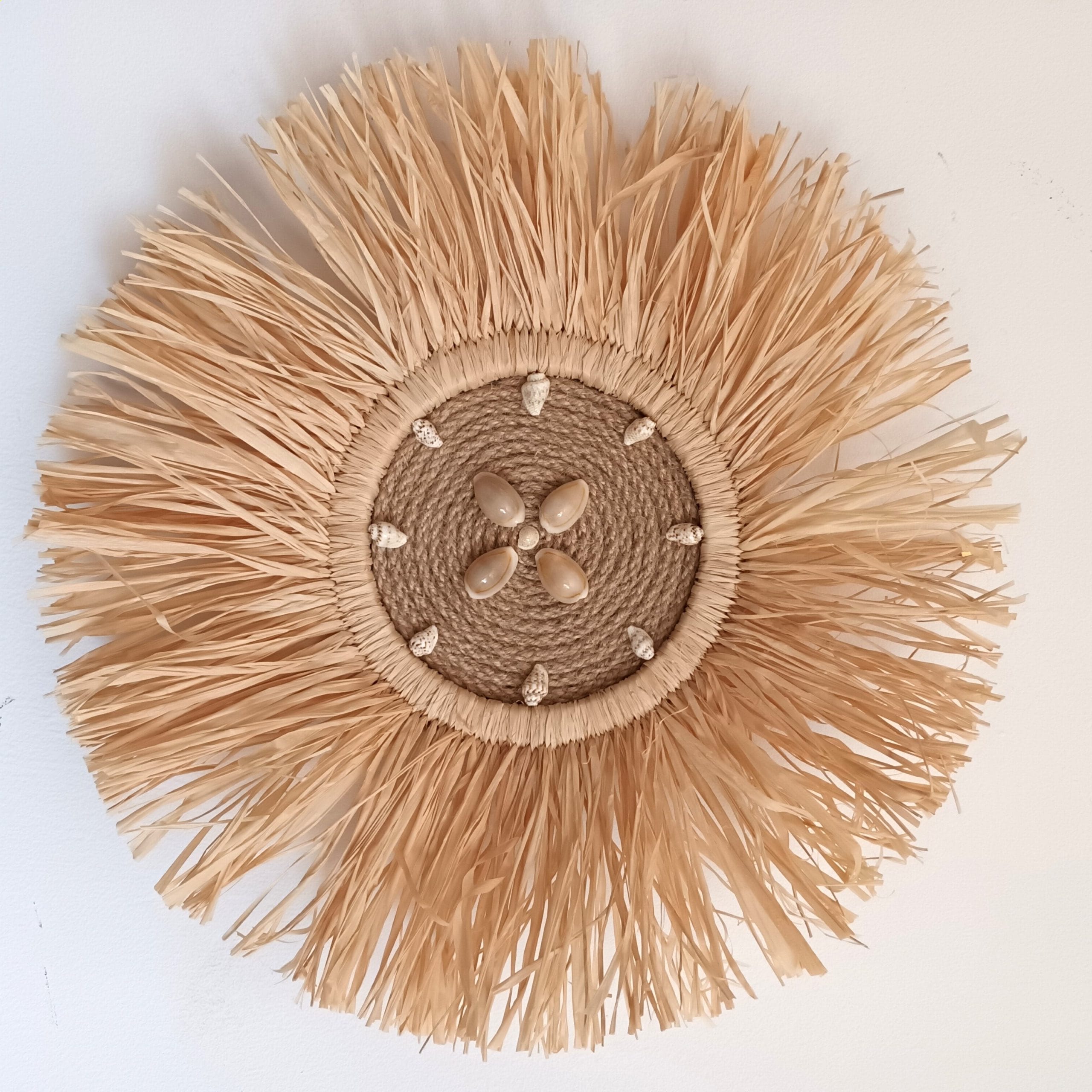 décoration raphia et coquillage à suspendre